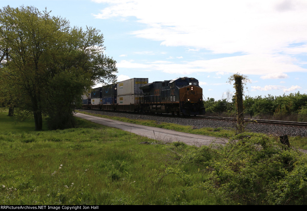 CSX 3297 leads Q015 west past where the Monon Michigan City line use to cross the B&O
